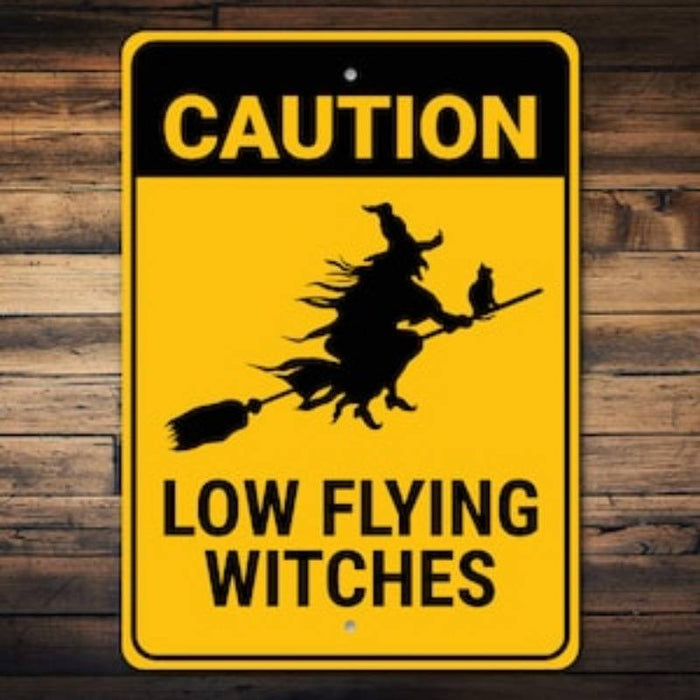 Caution low flying witches peltikyltti