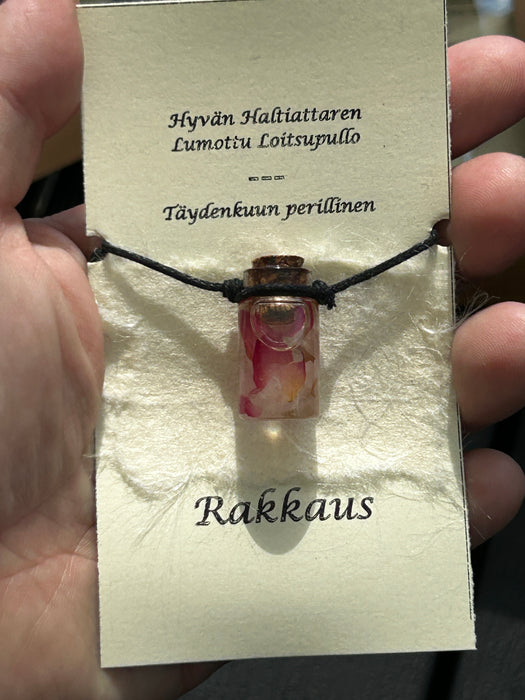 Täydenkuun aikana syntyneet Hyvän Haltiattaren Lumottu Loitsupullo