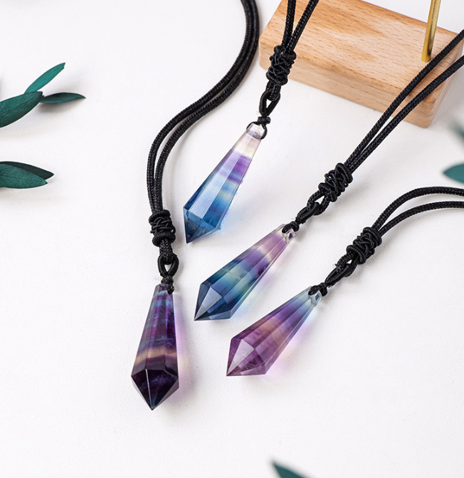 Sateenkaari fluoriitti -kaulakoruheiluri