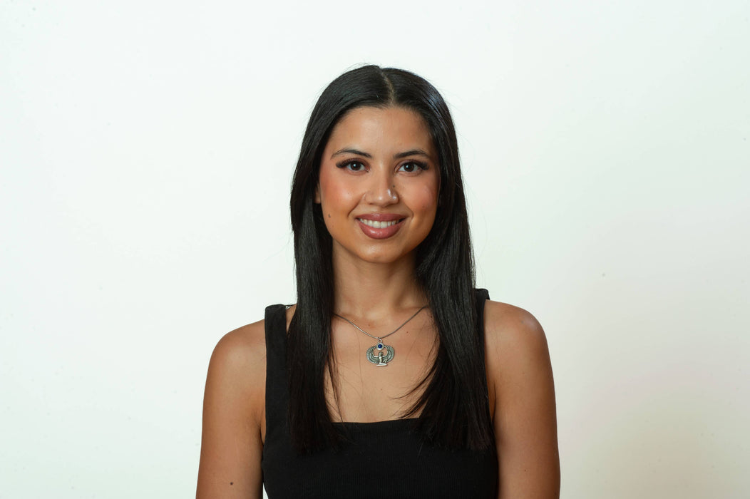 Isis riipus Lapis Lazulilla, antiikkihopean värinen