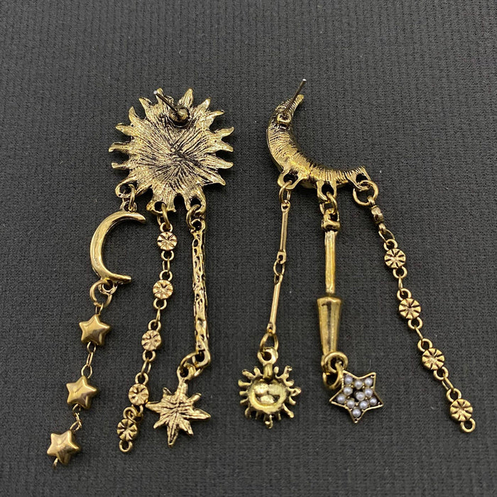 Star Fringe Asymmetrinen Aurinko-Kuu -korvakorut