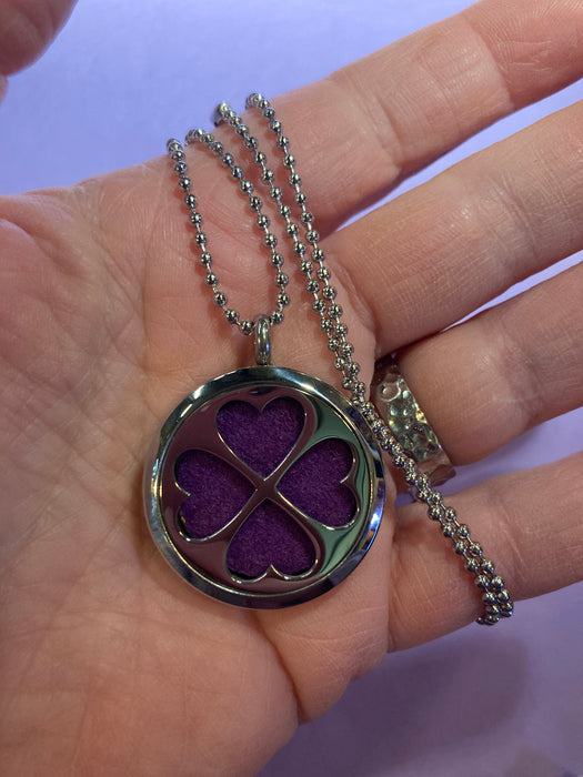 Aromaterapia Neliapila hopean värinen kaulariipus eteerisille öljyille