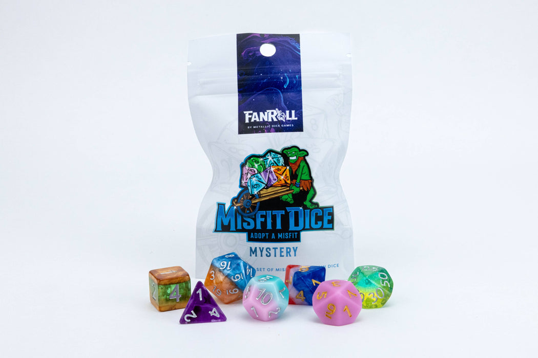 Misfit Resin Set: Adopt A Misfit - Yllätysnoppasetti - Fanroll