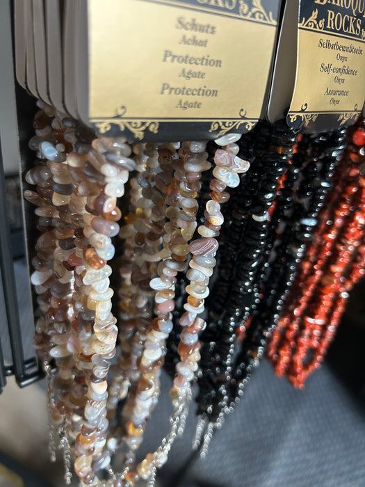 Baroque Rocks kristallikaulakorut (erilaisia)