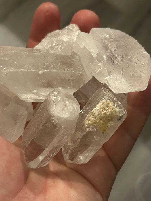 Vuorikristalli kärjellisiä raakapaloja / 3-6cm