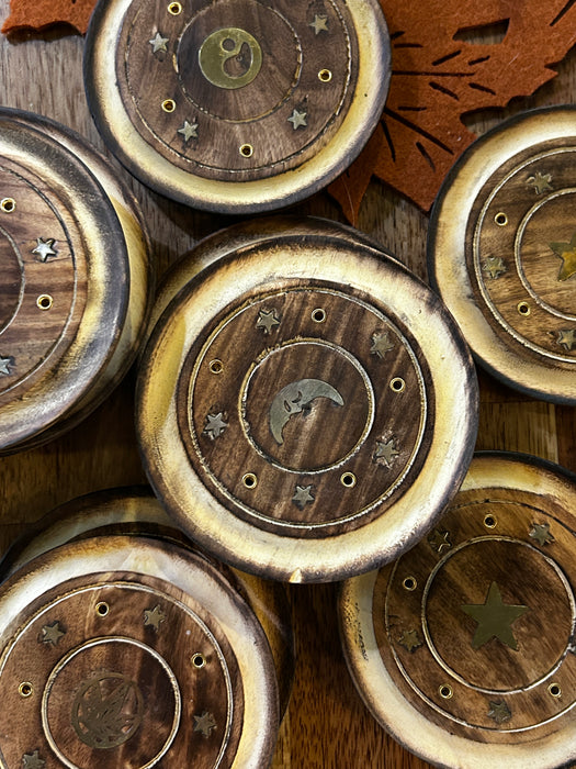 Incense plate made of mango wood, with brass decorations approx. 10 cm