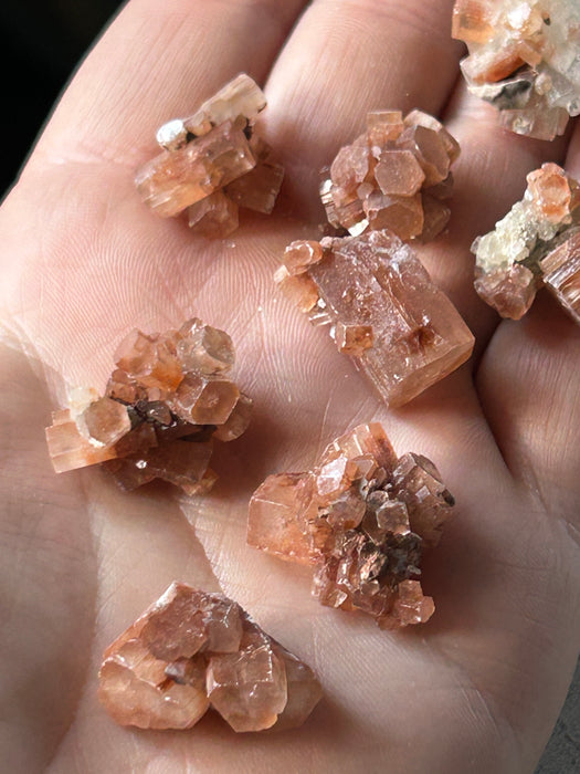 Sputnik Aragoniitti raakapala pieni 1-2cm