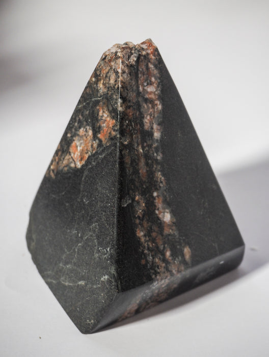 Gneissi graniittiraidalla Päijät-Häme - Woiman kivi