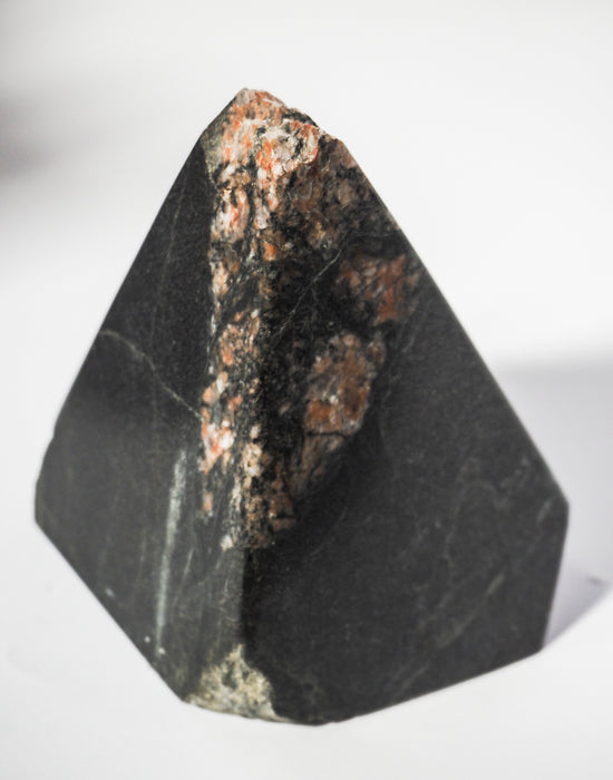 Gneissi graniittiraidalla Päijät-Häme - Woiman kivi