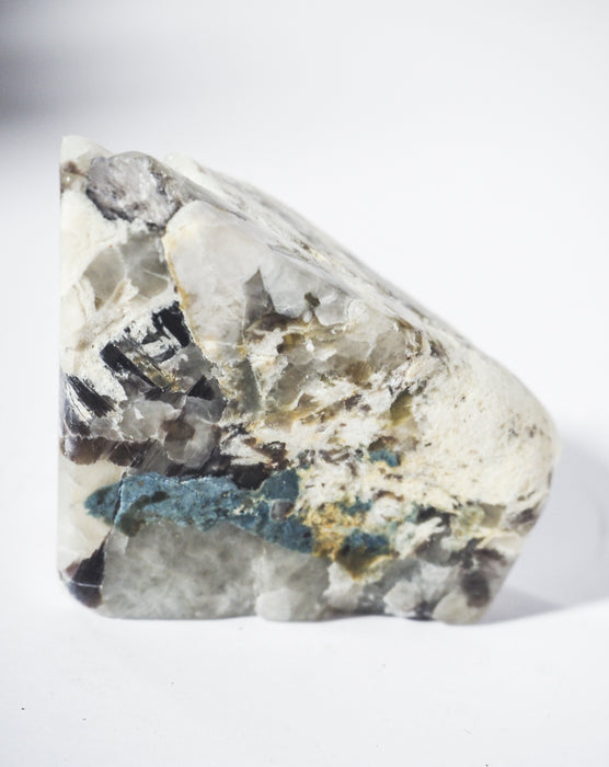 Apatiitti-maasälpä-kvartsi-turmaliini palat Viitaniemi - Woiman kivi