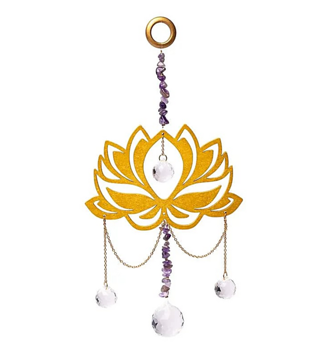 Lotus-aurinkosieppari ametistilla ja kristallipalloilla