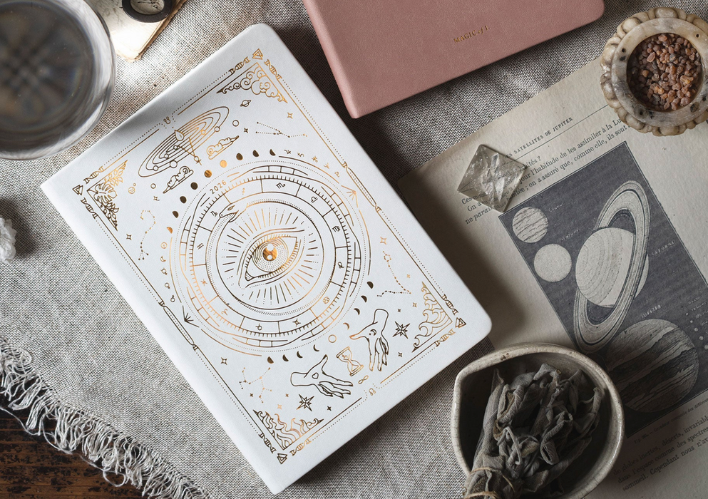 Astrological Planner 2026- White/Valkoinen - Magic of I