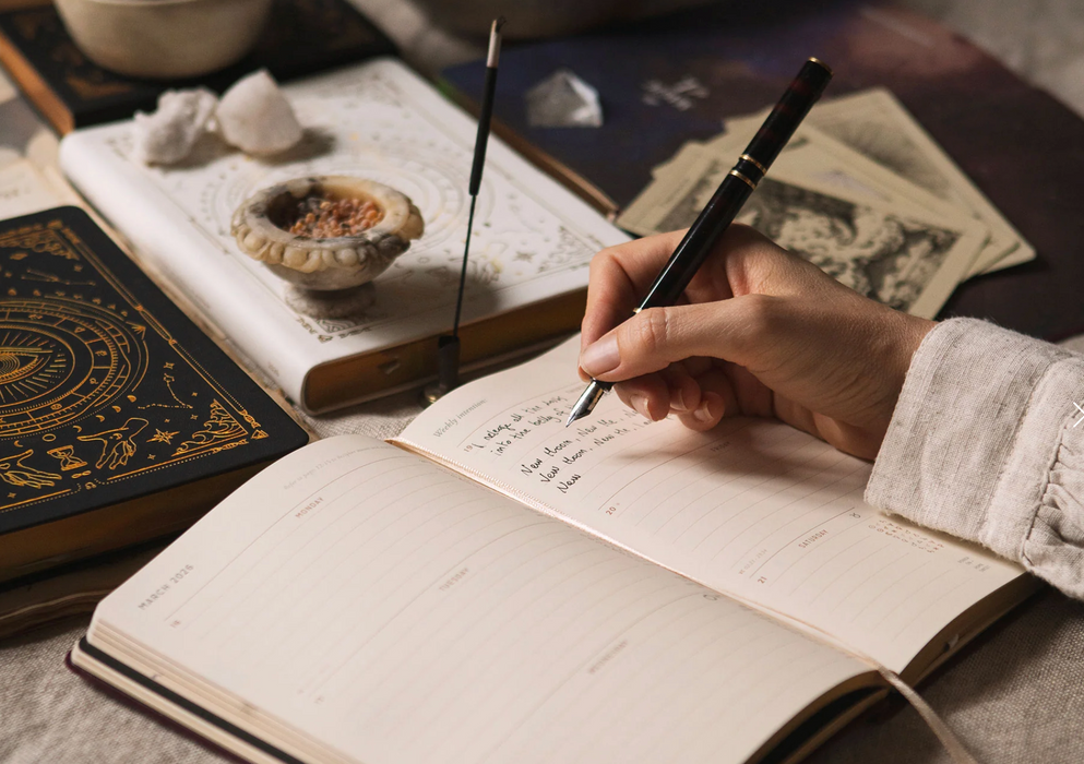 Astrological Planner 2026- White/Valkoinen - Magic of I