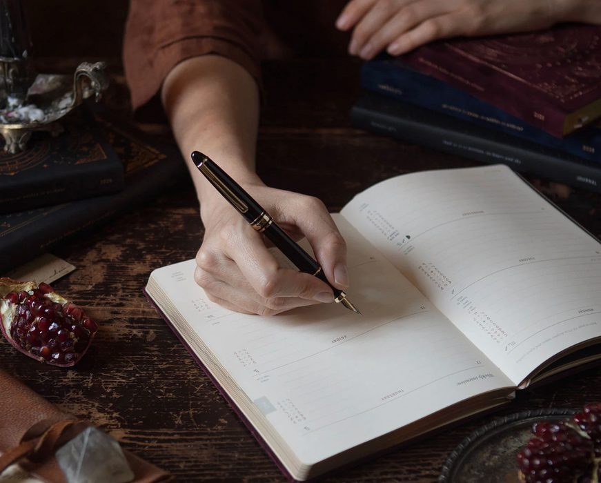 Astrological Planner 2026 - Black/Musta - Magic of I