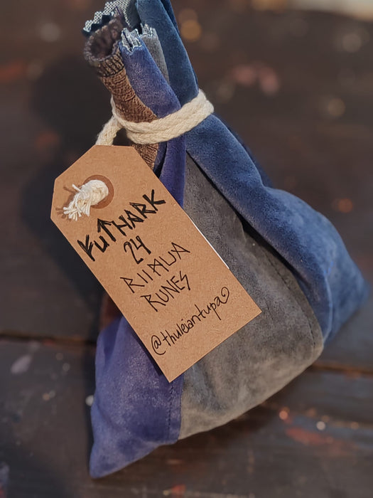 Kirsti Runavikin luomat maagiset kiviriimut