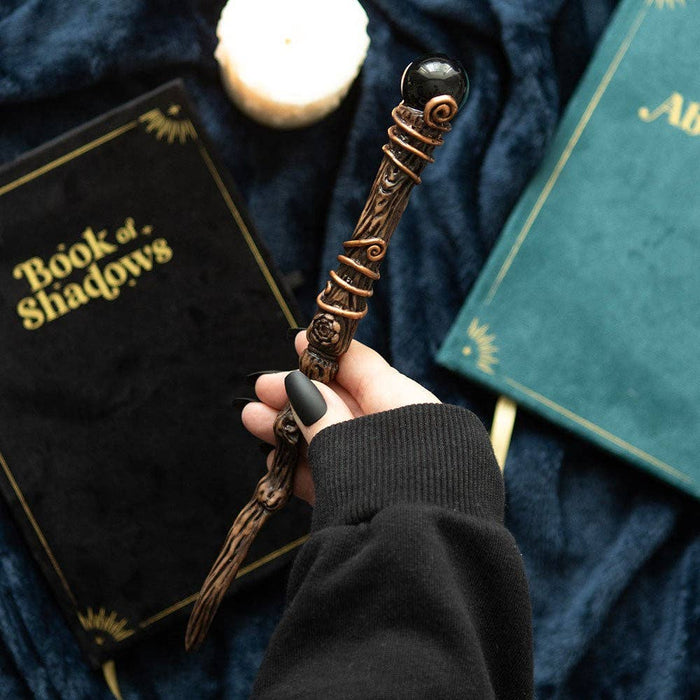 Suojaava musta obsidiaani -taikasauva ja säilytyspussi