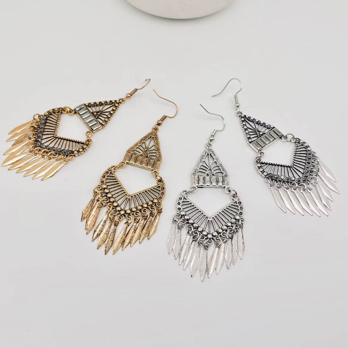 Boheemit metalliset tasselikorvakorut