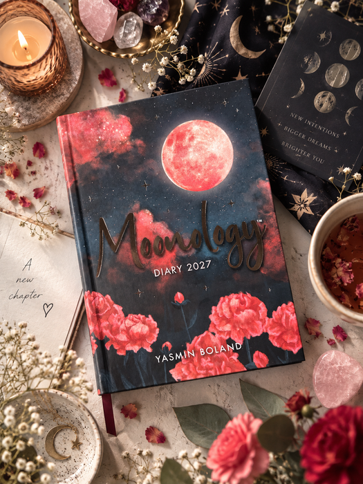 Moonology™ Diary 2027: Harness the Magic of the Moon to Manifest Your Best Life - Yasmin Boland (Kopio)