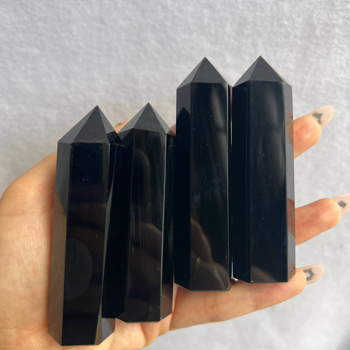Musta obsidiaani torni n. 7.6–8.9 cm