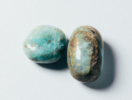 Andien opaali (värit ja koot vaihtelevat näissä kovasti)1-3,5cm Peru - Tarotpuoti
