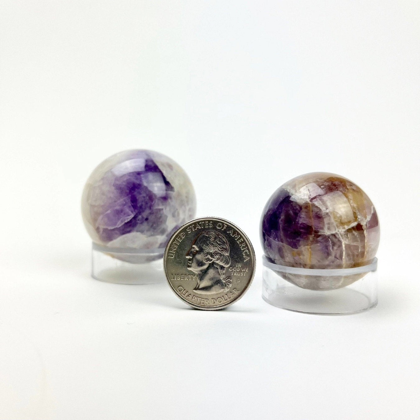 Aidot kristallipallot