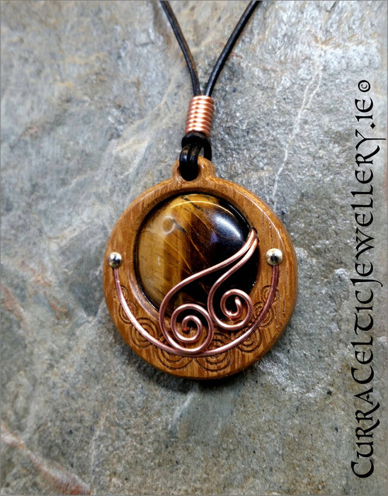 Tiikerinsilmä riipus kuparikoristeella - Curra Celtic Jewellery