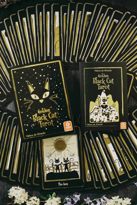 Golden Black Cat Tarot - High quality slip lid box with gold foil - Helena de Almeida - Tarotpuoti