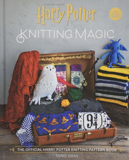 Harry Potter Knitting Magic: The official Harry Potter knitting pattern book - Tanis Gray - Tarotpuoti