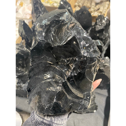 Musta obsidiaani jätti raakapala n.20cm korkea komistus - Tarotpuoti