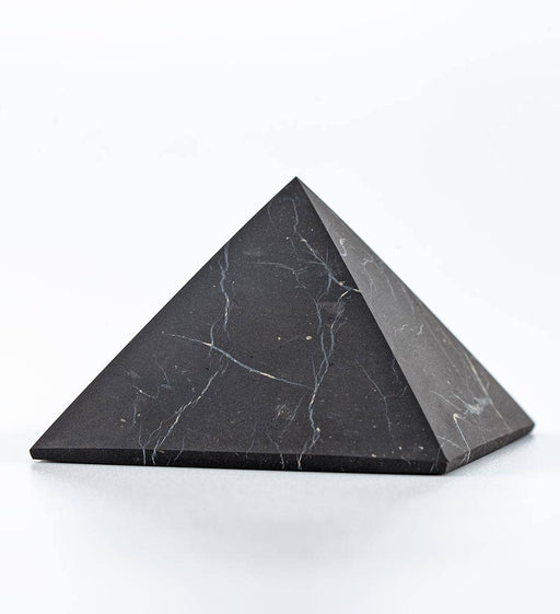 Shungite Pyramid 9cm - Tarotpuoti