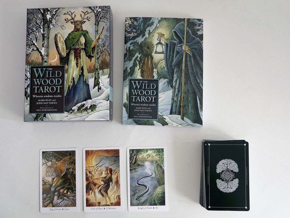 The Wild Wood Tarot: Wherein Widsom Resides Paperback – Mark Ryan, John Matthews, Will Worthington (Preloved/käytetty) - Tarotpuoti